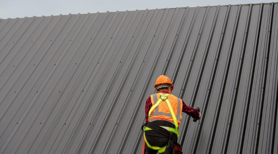 Professional gutter cleaning in Sierraville, CA